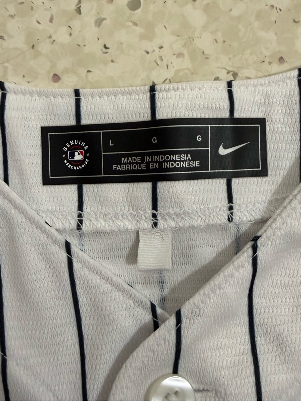 Nike MLB White Pinstripe Chicago White Sox Jersey with Black Logos - Picture 5 of 5